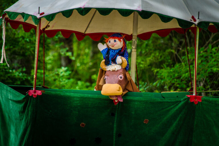 Sandglass Theater’s “Punschi”